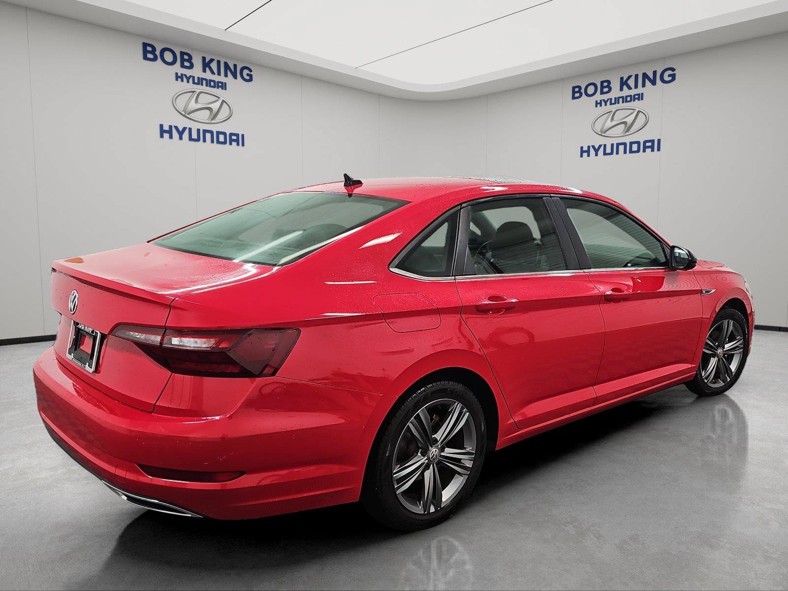 Used 2021 Volkswagen Jetta R-Line w/ R-Line Cold Weather Package FWD image 5
