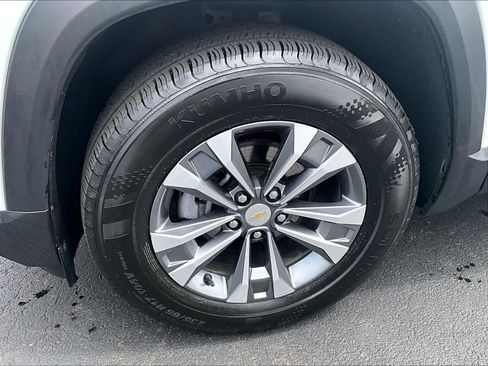 Used 2025 Chevrolet Equinox LT w/ Convenience Package II image 7