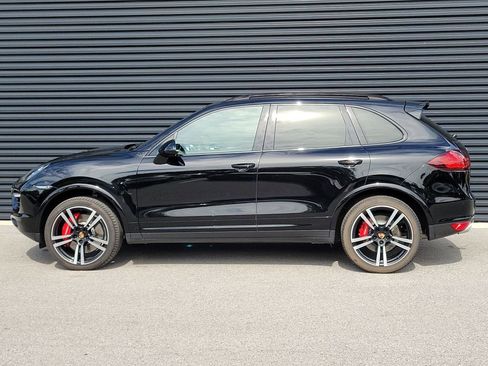 Certified 2014 Porsche Cayenne Turbo S AWD/4WD image 2