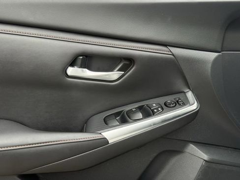 Used 2022 Nissan Sentra SR w/ Electronics Package FWD image 24