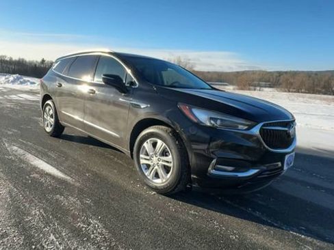 Used 2020 Buick Enclave Essence image 2