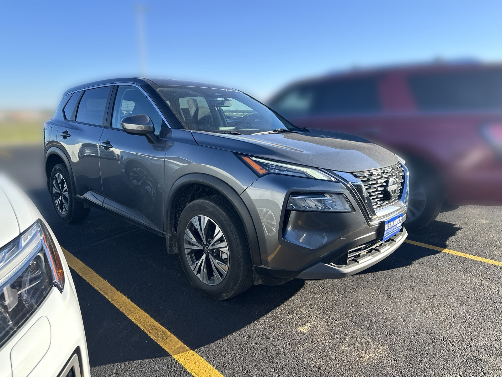 Used 2023 Nissan Rogue SV AWD/4WD image 2