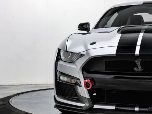 Used 2022 Ford Mustang Shelby GT500 w/ Carbon Fiber Track Pack RWD image 36