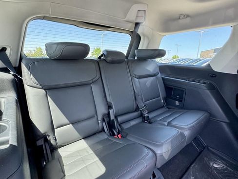 Used 2025 Ford Expedition Active AWD/4WD image 14