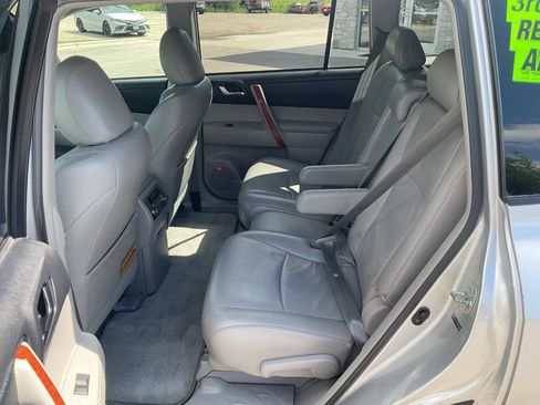 Used 2010 Toyota Highlander Limited AWD/4WD image 27