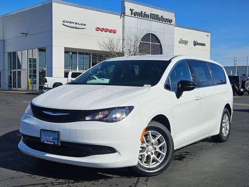 New 2026 Chrysler Voyager LX FWD image 2