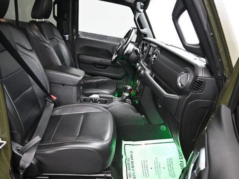 Used 2020 Jeep Wrangler Unlimited Sahara w/ Dual Top Group AWD/4WD image 8