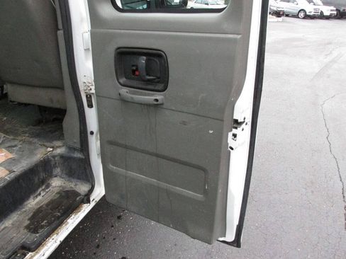 Used 2014 Chevrolet Express 2500 Extended RWD image 26