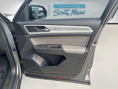 Used 2022 Volkswagen Atlas Cross Sport SE image 35