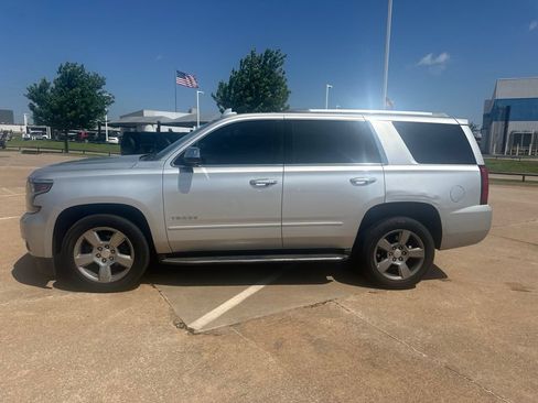Used 2018 Chevrolet Tahoe Premier RWD image 2