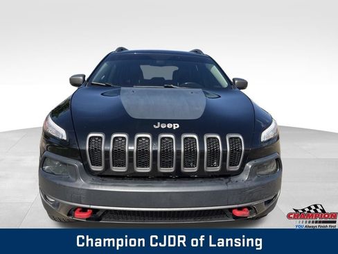 Used 2018 Jeep Cherokee Trailhawk w/ Comfort/Convenience Group AWD/4WD image 11