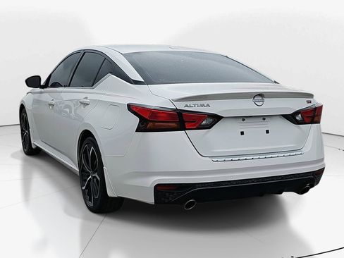 Used 2023 Nissan Altima 2.5 SR w/ SR Premium Package image 5