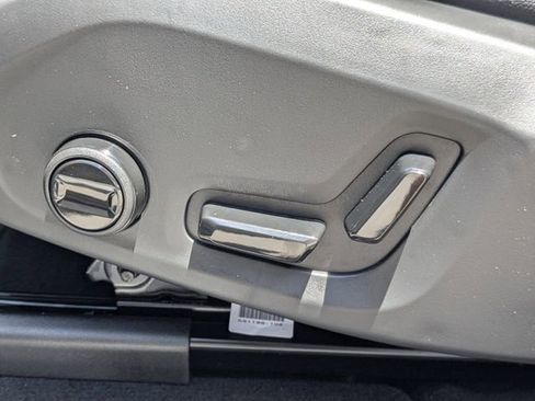 New 2025 Volvo XC60 B5 Core w/ Climate Package image 24