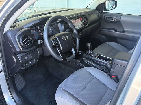 Used 2021 Toyota Tacoma SR5 AWD/4WD image 4