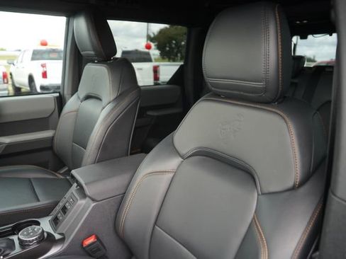 Used 2023 Ford Bronco Badlands image 10