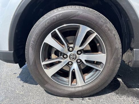 Used 2016 Toyota RAV4 XLE FWD image 9