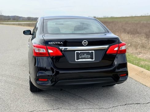 Used 2016 Nissan Sentra S image 9