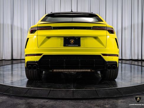 Used 2019 Lamborghini Urus image 11