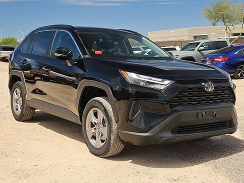 Used 2025 Toyota RAV4 XLE FWD image 3