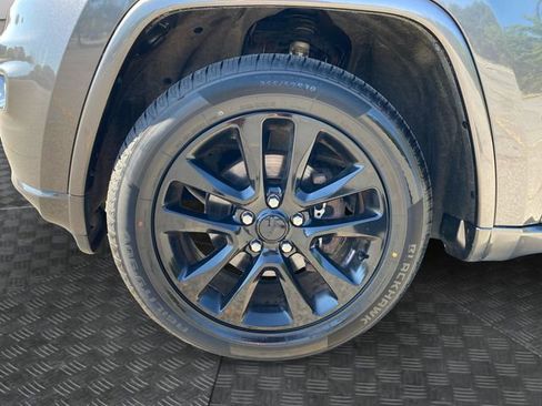 Used 2018 Jeep Grand Cherokee Altitude image 33