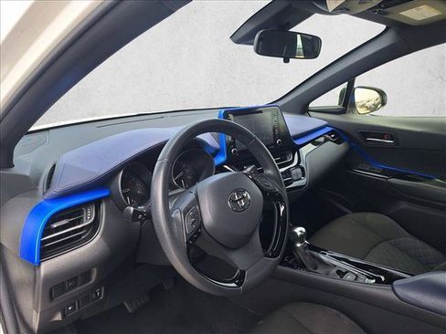 Used 2020 Toyota C-HR XLE FWD image 9