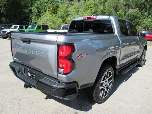 Used 2024 Chevrolet Colorado Z71 w/ Z71 Convenience Package 2 AWD/4WD image 7