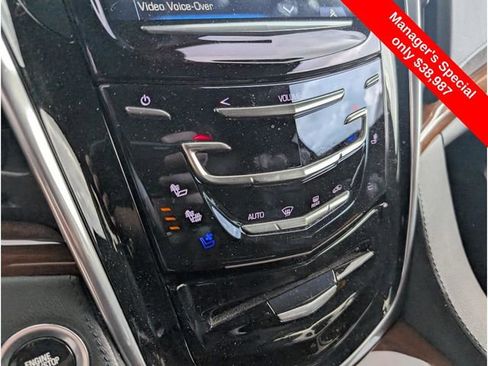 Used 2020 Cadillac Escalade Premium Luxury image 21