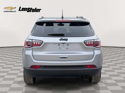 Used 2021 Jeep Compass Altitude w/ Sun and Sound Group image 4