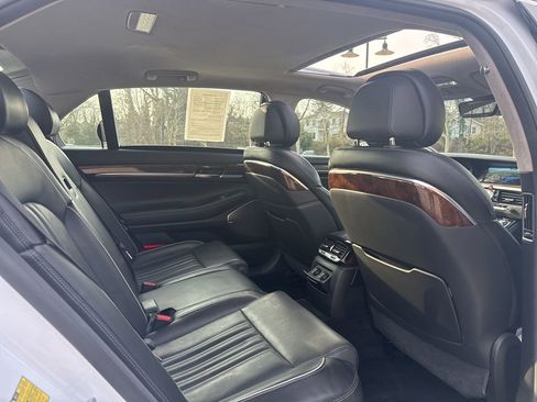Used 2018 Genesis G90 3.3T Premium image 35