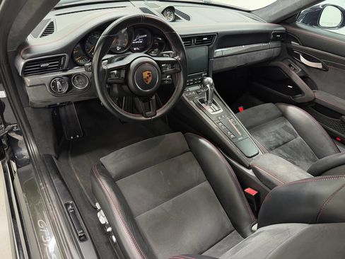 Used 2019 Porsche 911 GT3 RS RWD image 2