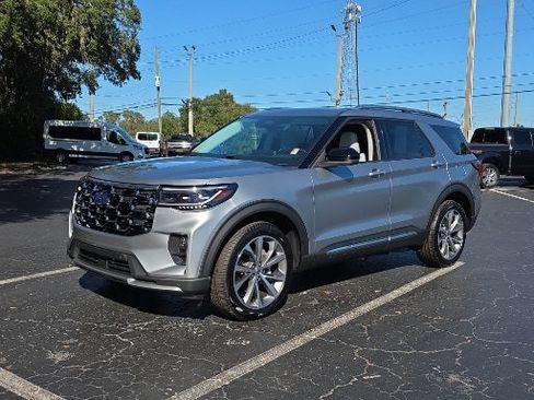 Certified 2025 Ford Explorer Platinum w/ Ultimate Package image 13