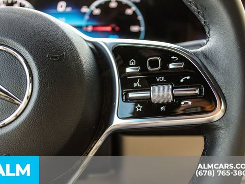 Used 2023 Mercedes-Benz EQB 300 4MATIC image 27