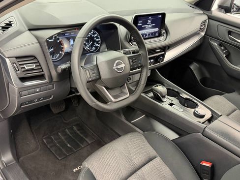 Used 2026 Nissan Rogue SV AWD/4WD image 3