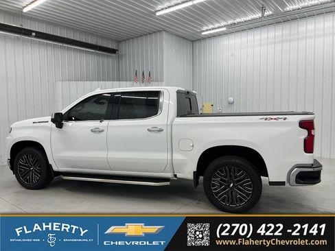 Used 2022 Chevrolet Silverado 1500 LTZ w/ Technology Package AWD/4WD image 5