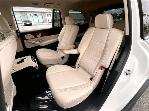 Used 2023 Mercedes-Benz GLS 450 4MATIC image 19