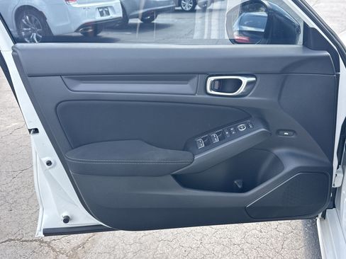 Used 2025 Honda Civic Sport image 11