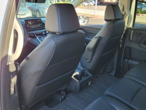 Used 2025 Honda Odyssey EX-L image 13