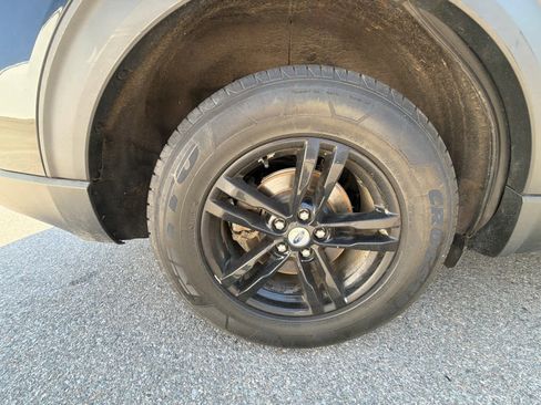 Used 2020 Ford Explorer XLT AWD/4WD image 26