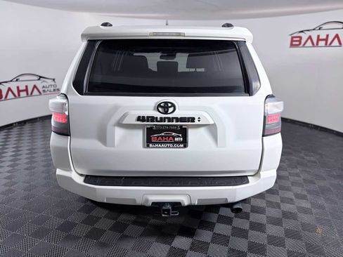 Used 2021 Toyota 4Runner SR5 Premium w/ Moonroof Package RWD image 5