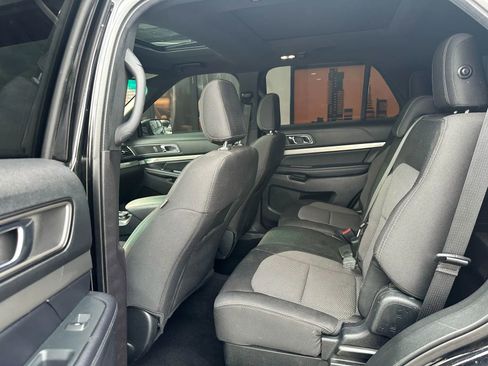 Used 2018 Ford Explorer XLT w/ Equipment Group 201A image 9