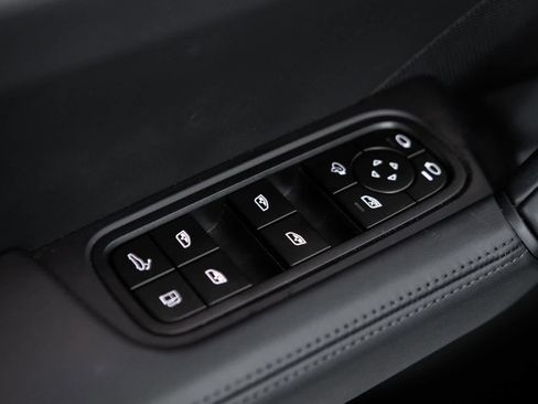 Certified 2025 Porsche Cayenne S AWD/4WD image 24