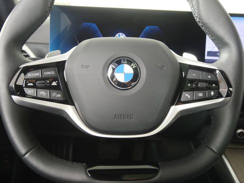 Used 2025 BMW 330i Sedan w/ Premium Package RWD image 19