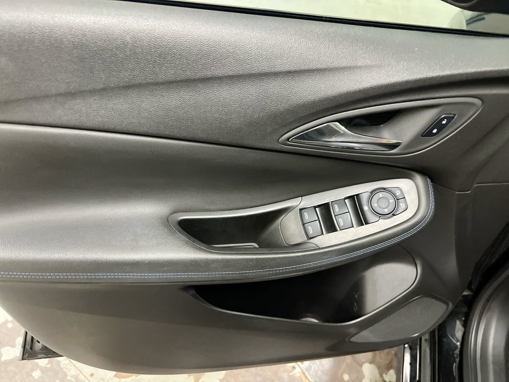 Used 2025 Buick Encore GX Sport Touring FWD image 20