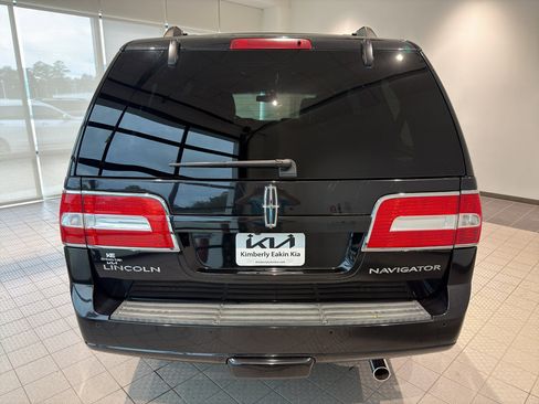 Used 2013 Lincoln Navigator 2WD w/ HD Trailer Tow Pkg image 4