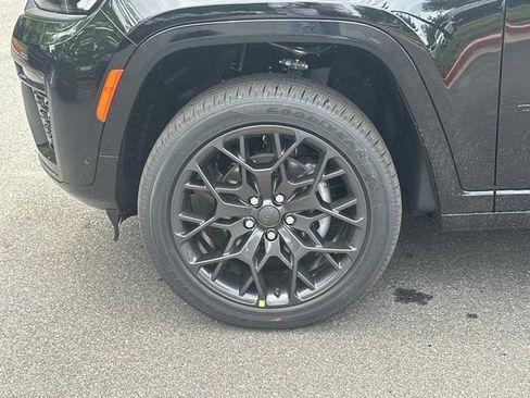 New 2026 Jeep Grand Cherokee Summit AWD/4WD image 11
