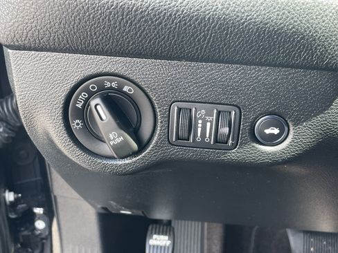 Used 2018 Dodge Challenger GT w/ Driver Convenience Group AWD/4WD image 13