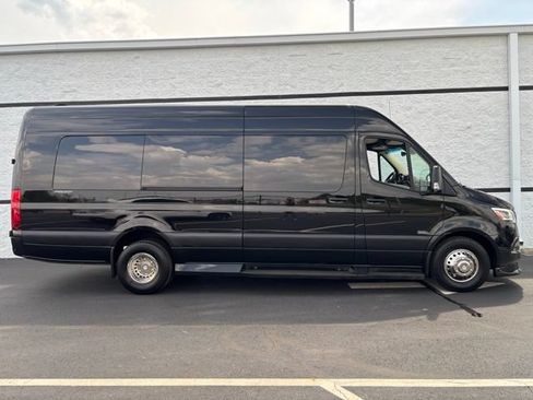 Used 2024 Mercedes-Benz Sprinter 3500 image 8