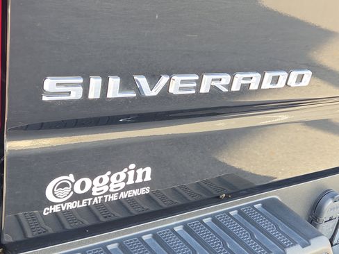 Used 2021 Chevrolet Silverado 1500 LT Trail Boss w/ Convenience Package II image 30