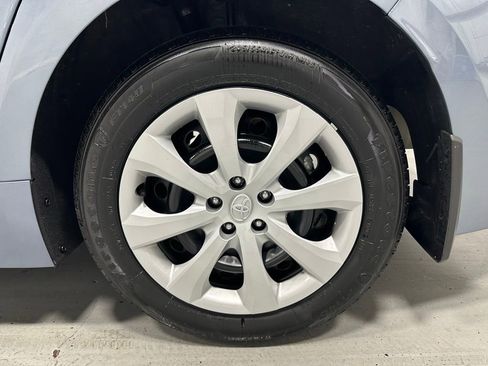 Used 2025 Toyota Corolla LE FWD image 61