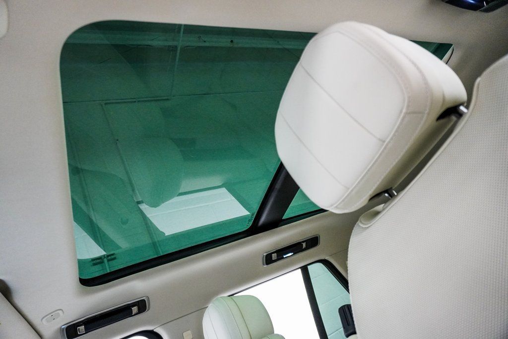 Used 2023 Land Rover Range Rover SE AWD/4WD image 7